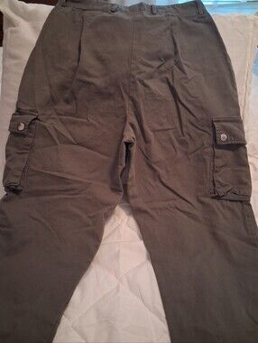 Boohoo Ladies Cargo Utilitarian Pants Size 4